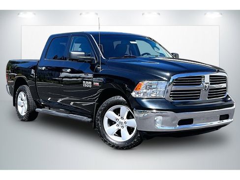 Used 2015 RAM 1500 Classic SLT w/ SLT Plus D←cor Group AWD/4WD image 1