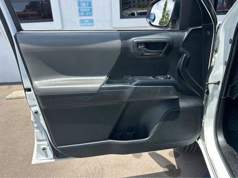 Used 2022 Toyota Tacoma SR RWD image 15