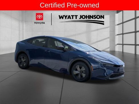 Used 2025 Toyota Prius LE FWD image 6