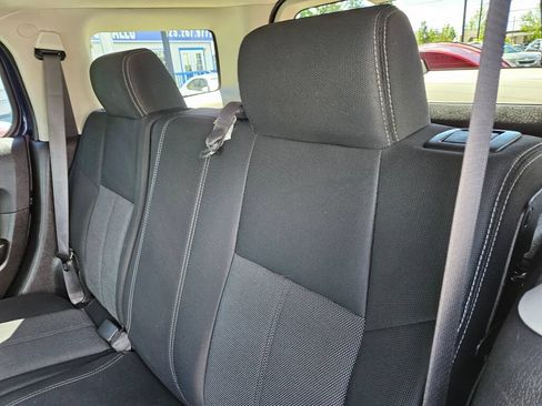 Used 2007 HUMMER H3 AWD/4WD image 12