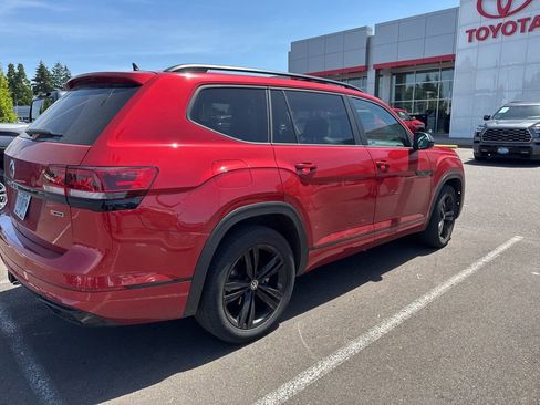 Used 2022 Volkswagen Atlas SEL R-Line AWD/4WD image 4