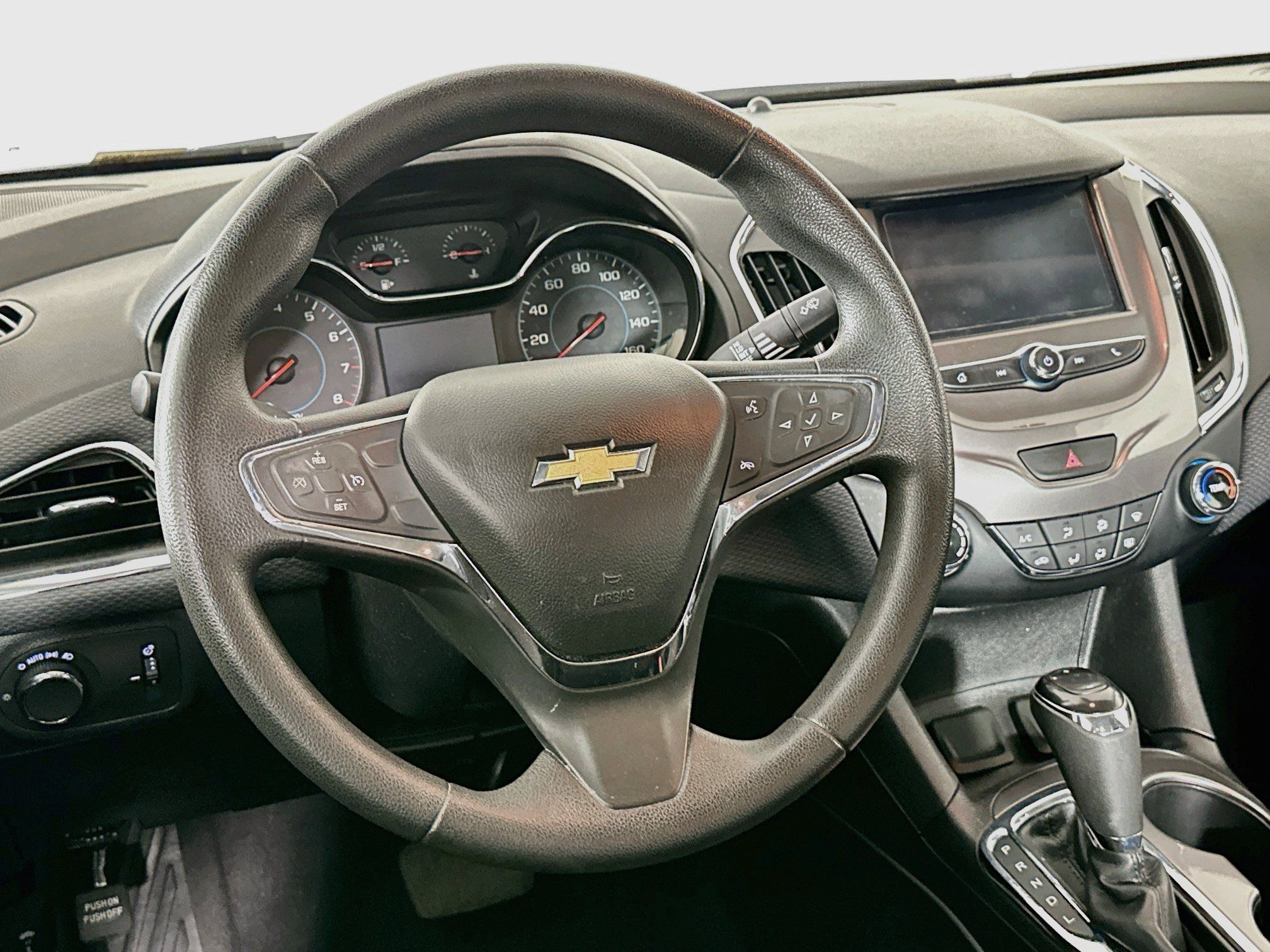 Used 2017 Chevrolet Cruze LT FWD image 17