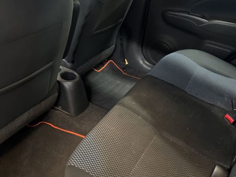 Used 2015 Nissan Versa Note SV FWD image 11