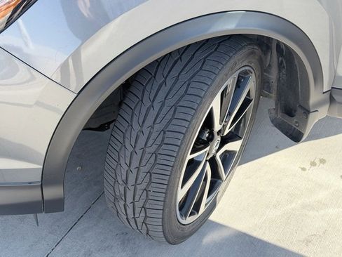 Used 2018 Nissan Rogue Sport SL w/ SL Premium Package image 35