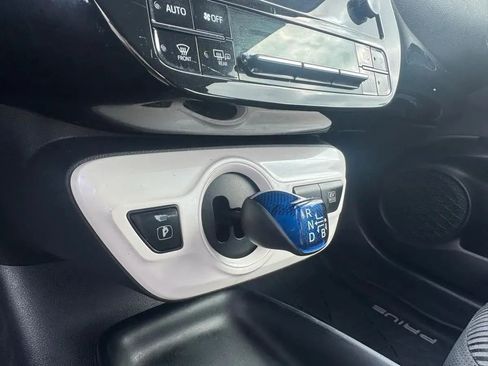 Used 2018 Toyota Prius Two w/ Prius Two Safety Plus Package FWD image 10