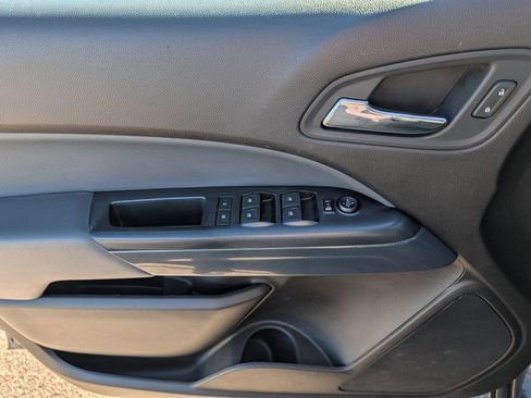 Used 2017 Chevrolet Colorado Z71 AWD/4WD image 19
