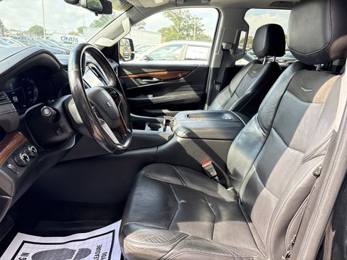 Used 2019 Cadillac Escalade ESV Luxury image 11