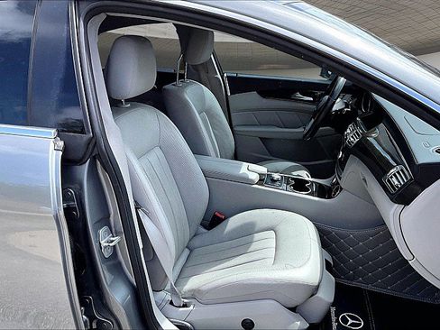 Used 2013 Mercedes-Benz CLS 550 w/ Premium I Pkg image 6