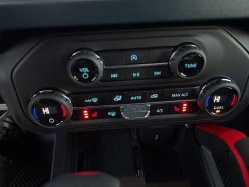 New 2025 Ford Bronco Heritage Edition image 36