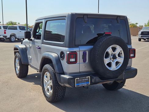 Used 2020 Jeep Wrangler Sport AWD/4WD image 3