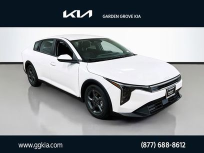 New 2025 Kia K4 LXS