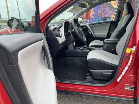 Used 2016 Toyota RAV4 XLE AWD/4WD image 14