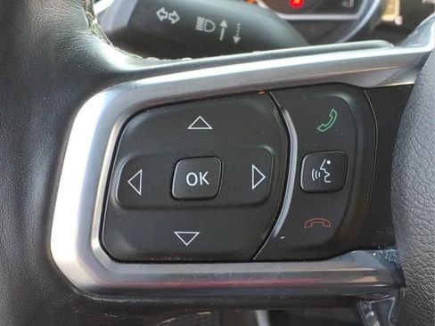 Used 2022 Jeep Wrangler Unlimited Sahara w/ LED Lighting Group AWD/4WD image 29