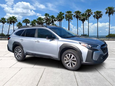 Certified 2025 Subaru Outback Premium image 2