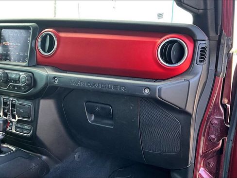 Used 2021 Jeep Wrangler Unlimited Rubicon AWD/4WD image 16