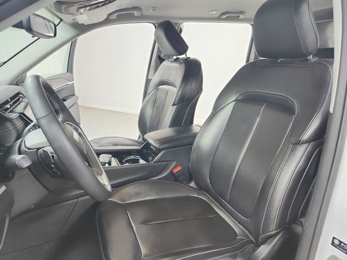 Used 2023 Jeep Grand Cherokee Limited AWD/4WD image 19