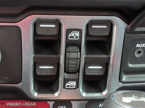 Certified 2026 Jeep Wrangler Unlimited Rubicon AWD/4WD image 24