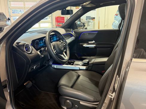 Used 2022 Mercedes-Benz GLB 250 4MATIC image 7