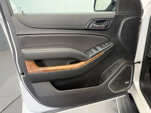Used 2019 Chevrolet Suburban Premier w/ Premier Plus Edition AWD/4WD image 22