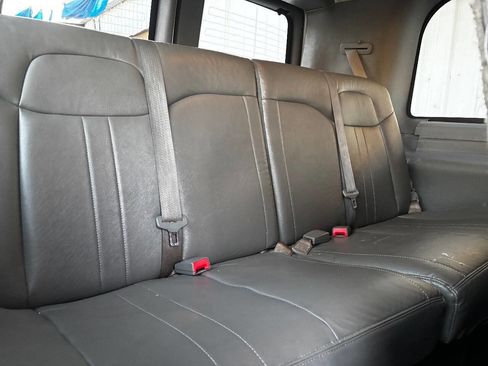 Used 2014 GMC Savana 3500 LS image 26