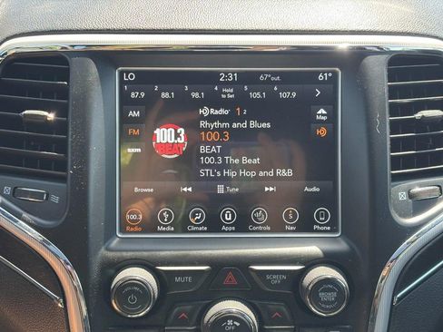 Used 2018 Jeep Grand Cherokee Limited AWD/4WD image 20