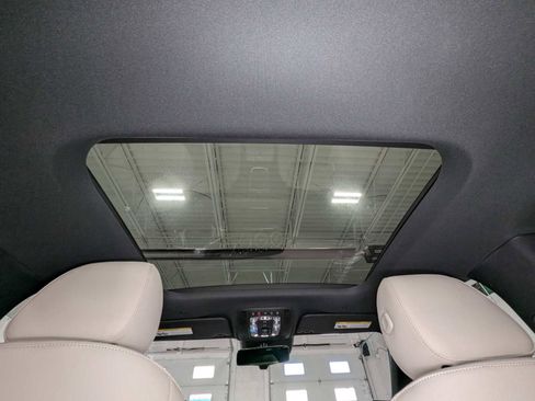 Certified 2025 Mercedes-Benz CLA 250 4MATIC image 16