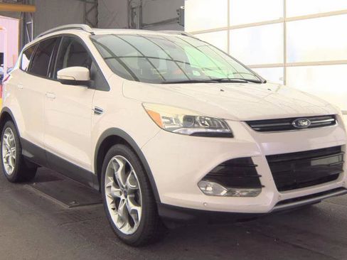 Used 2016 Ford Escape Titanium w/ Equipment Group 301A FWD image 3