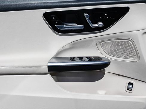 Certified 2025 Mercedes-Benz C 300 Sedan image 21