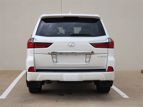 Used 2016 Lexus LX 570 4WD image 4