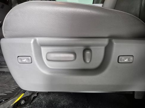 Certified 2016 Toyota Sequoia Limited AWD/4WD image 17