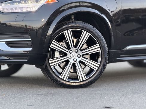 Used 2025 Volvo XC90 T8 Ultra w/ Lounge Package image 2