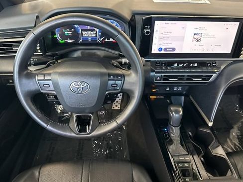 Used 2025 Toyota Camry XSE FWD image 18