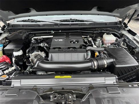 Used 2023 Nissan Frontier PRO-4X w/ Pro Convenience Package image 12