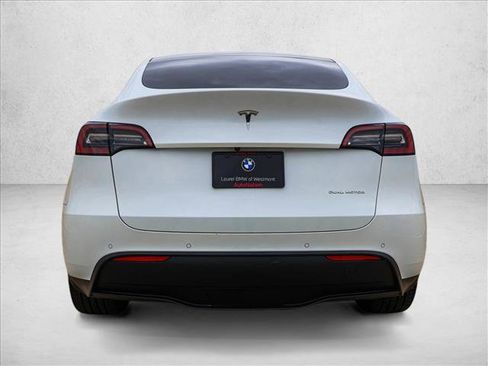 Used 2022 Tesla Model Y Long Range image 6