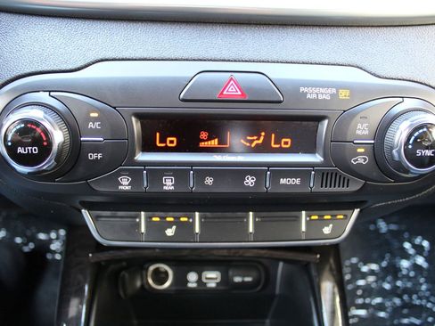 Used 2016 Kia Sorento EX FWD image 23