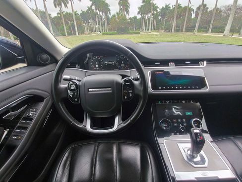 Used 2020 Land Rover Range Rover Evoque SE image 6