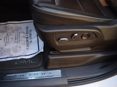 Used 2023 GMC Sierra 1500 Denali w/ Denali Reserve Package image 19