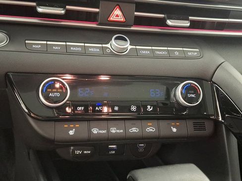Used 2024 Hyundai Elantra SEL w/ Convenience Package FWD image 15
