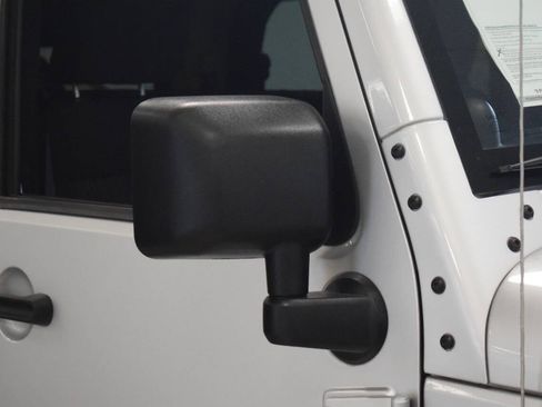 Used 2011 Jeep Wrangler Rubicon w/ Trailer Tow Group AWD/4WD image 14