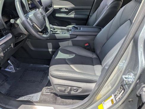 Certified 2025 Toyota Grand Highlander AWD Hybrid image 13