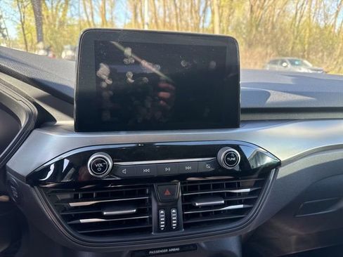 Used 2025 Ford Escape Active AWD/4WD image 9