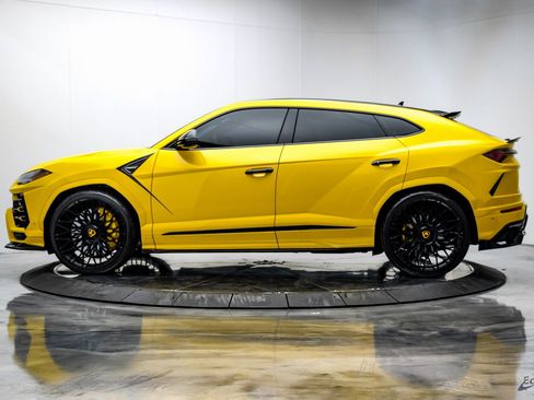 Used 2021 Lamborghini Urus image 8