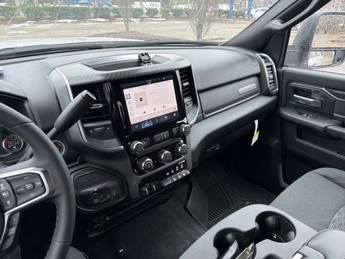 Used 2025 RAM 3500 Big Horn AWD/4WD image 16