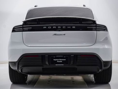 Certified 2025 Porsche Macan 4 Electric AWD/4WD image 10