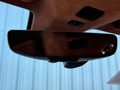 Used 2022 Aston Martin DB11 Coupe image 37