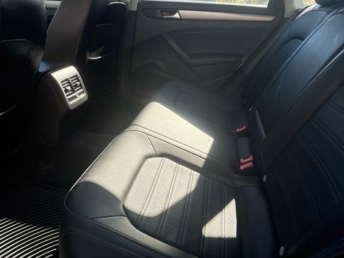 Used 2015 Volkswagen Passat 1.8T SE image 21