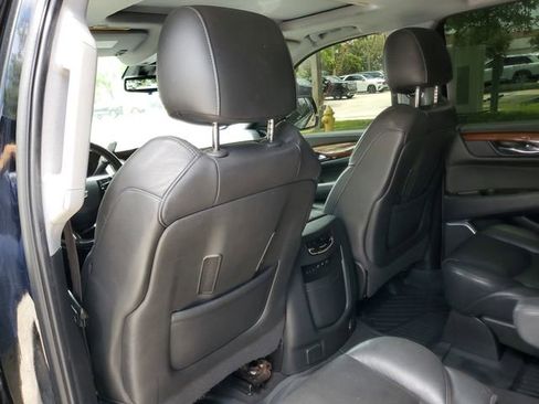 Used 2020 Cadillac Escalade ESV Premium Luxury RWD image 14