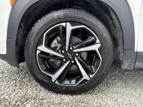 Used 2021 Chevrolet TrailBlazer RS w/ Sun and Liftgate Package image 12