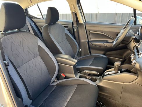 Used 2025 Nissan Versa SV image 34