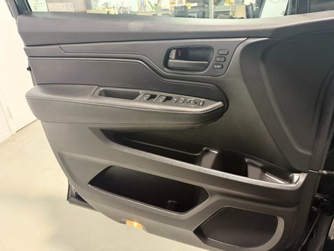 Used 2023 Honda Odyssey Sport image 8